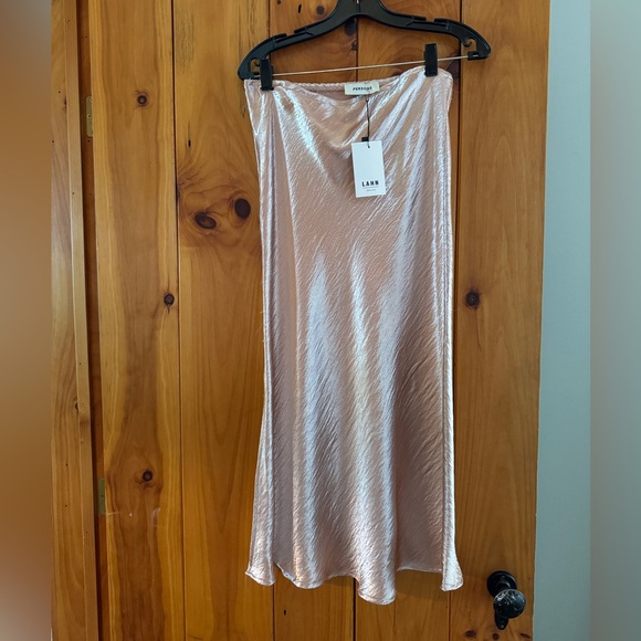 Person’s light pink metallic midi skirt - elastic waistband - Picture 1 of 4